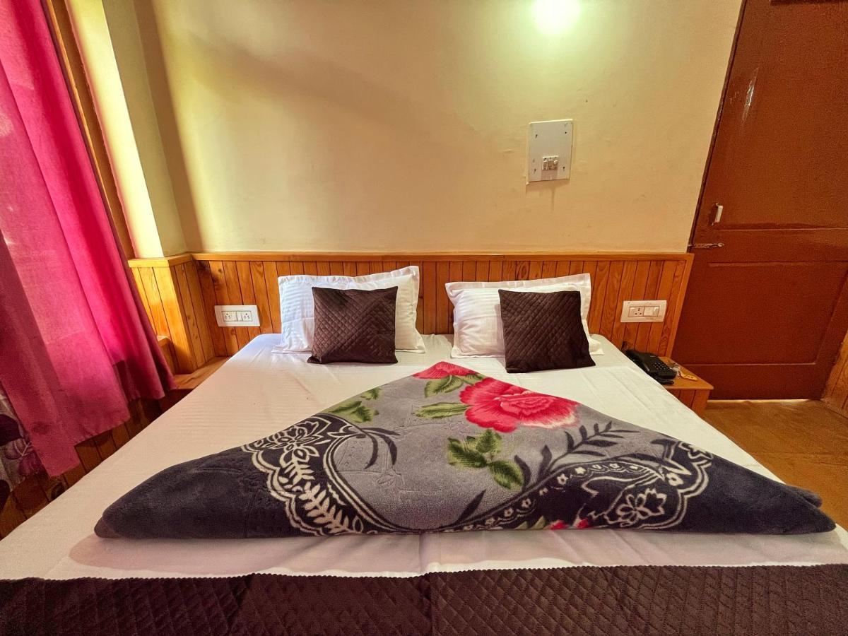 Hotel Anupam By Mid Orchard, カソル エクステリア 写真