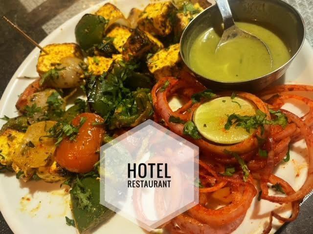Hotel Anupam By Mid Orchard, カソル エクステリア 写真